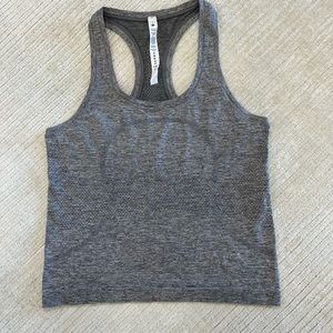 Lululemon cropped swiftly tech race back tank top in Grey size 6.
